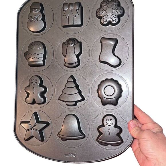 Wilton Non-Stick Holiday Christmas Cookie Shapes Pan 12-Cavity OS - Picture 1 of 9